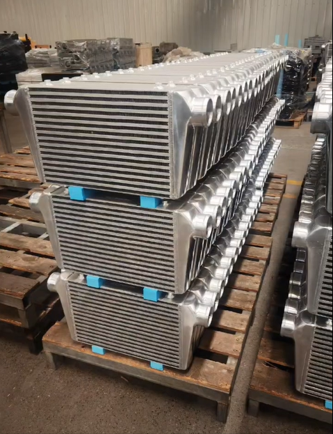Perbezaan antara radiator sirip plat dan radiator tali pinggang tiub