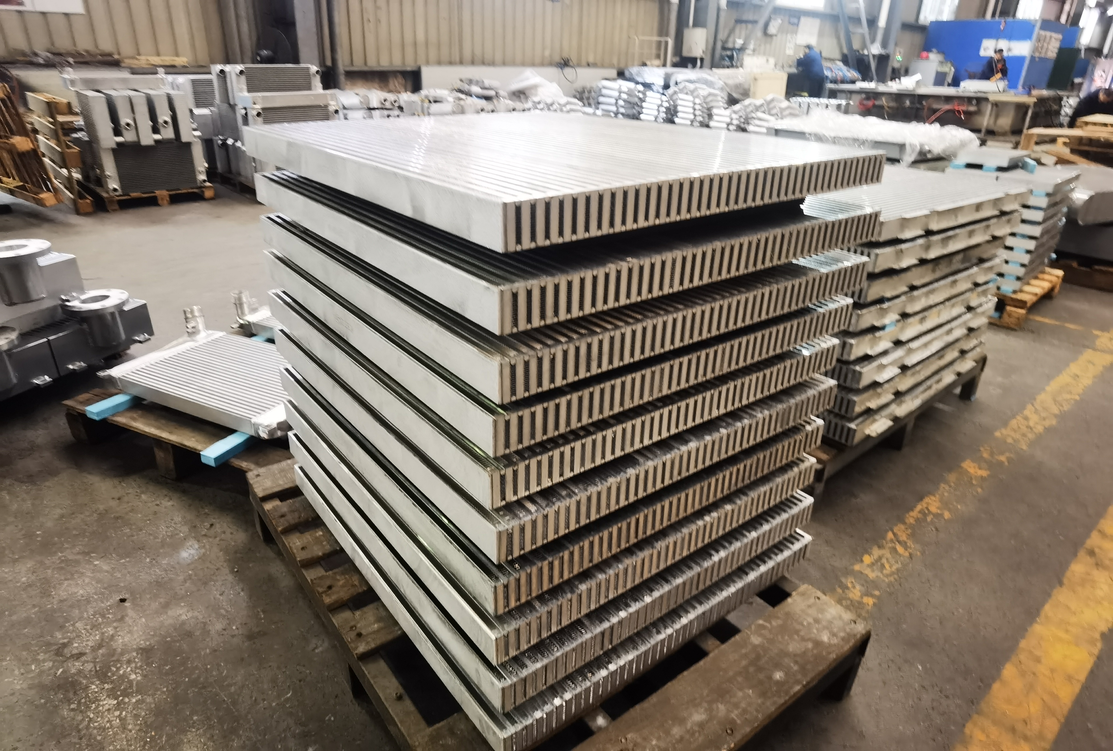 Apakah kelebihan radiator sirip plat?